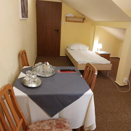 Ustronie Han/Misafirhane